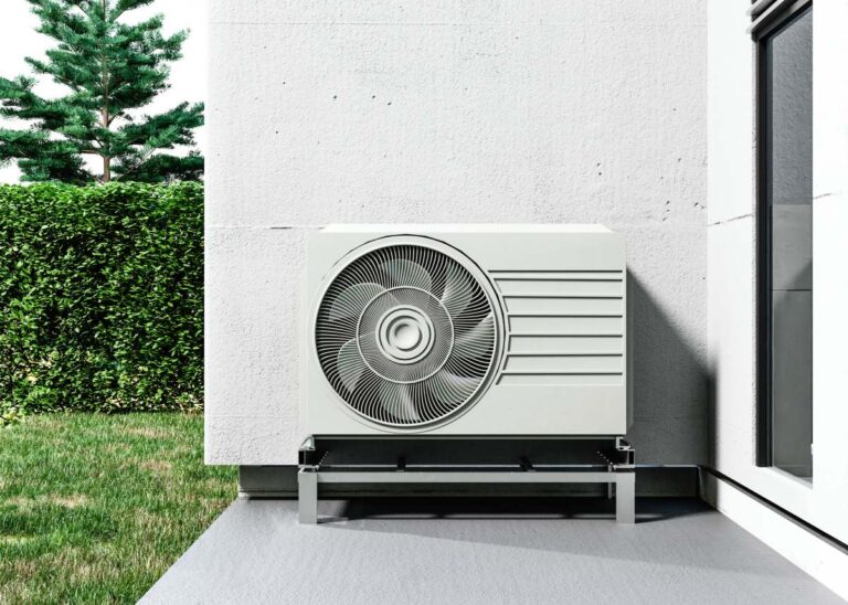 冷氣滴水、室內機、室外機漏水，很可能與冷氣排水管阻塞或冷氣排水管倒流有關。當排水系統無法順利將冷凝水排出時，不僅會影響冷氣正常運作，還可能造成牆面受潮與室內漏水問題。了解檢查方式與日常保養重點，及早發現才能好好處理問題！